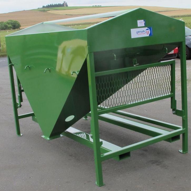 Additive hopper for a 40T bruiser with fork pockets and fold away platforms
